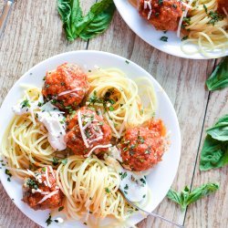 Spaghetti With Mozzarella-Stuffed Meatballs
