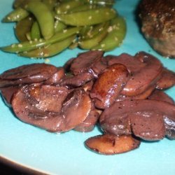 Manitaria Afelia (Mushrooms in Red Wine With Coriander)