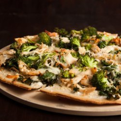 Broccoli-Chicken White Pizza