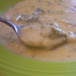 Slow Cooker Creamy Broccoli Cheese Soup