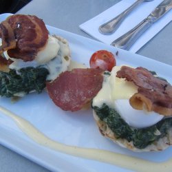 Creamed Spinach Eggs Benedict