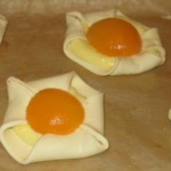 Puff Pastry Glazed Apricot Twists