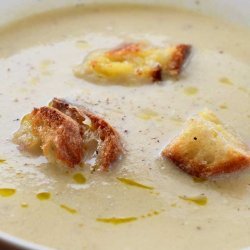 Cauliflower Soup With Croutons  Ww