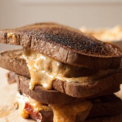 Pimento Cheese Patty Melts With Bacon