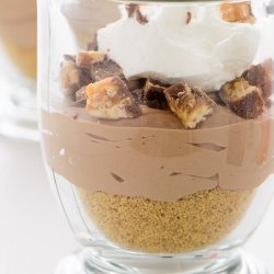 Snickers Cheesecake (No Bake)