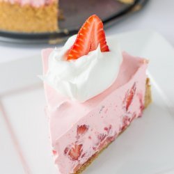 NO-Bake Strawberry Cream Pie