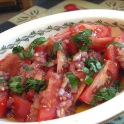 Tomato and Garlic Salad (Salat Iz Pomidorov S Chesnokom)