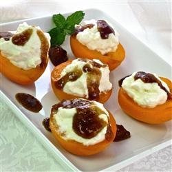 Apricots with Mascarpone Cream
