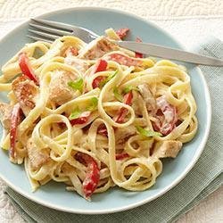 Creamy Fettuccine Alfredo with Chicken and Bell Peppers
