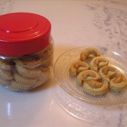 Crispy Nut Cookies