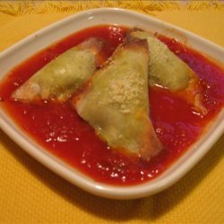 Herbed Ricotta Won Tons W/ Spicy Tomato Sauce