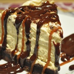 Caramel-Pecan Chocolate Cake