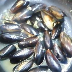 Steamed Mussels with Curry