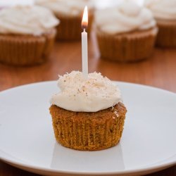 Carrot Cupcakes With Frosting