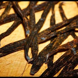 Make Your Own Pure Vanilla Extract