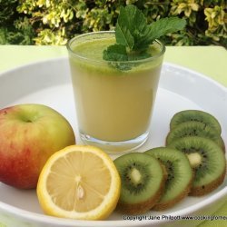 Kiwi, Apple and Mint Juice Recipe