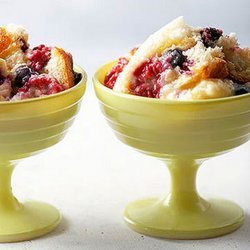 Lemon - Berry Pudding Cakes