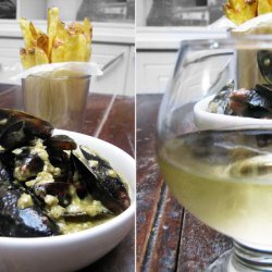 Moules Et Frites  (Mussels and Fries)
