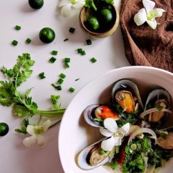 Mussels in Fragrant Thai Broth