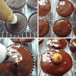 Double Dark Chocolate Cupcakes With Peanut Butter Filling