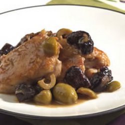Chicken With Olives and Prunes