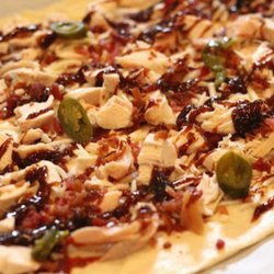Chicken-jalapeno pizza