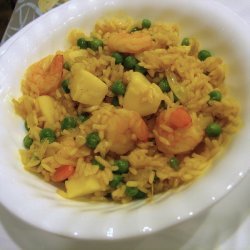 Scallops and Shrimp With Yellow Rice