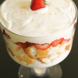 Angel Food Cake With Strawberries