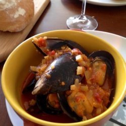 Mussels in Garlic, Tomato and White Wine