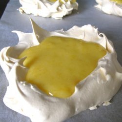 Meringues With Lemon Cream