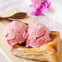 Strawberry Yoghurt Ice Cream