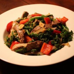 Broccoli Beef With Red Bell Peppers and Garlic