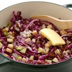 Traditional Braised Red Cabbage With Apples