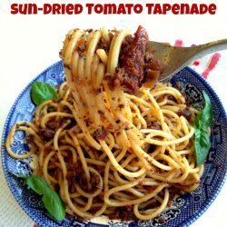 Pasta With Olives and Sun-Dried Tomatoes