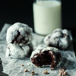 Mint Chocolate Crackle Cookies