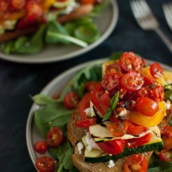 Summer Vegetable Salad With Grilled Bread