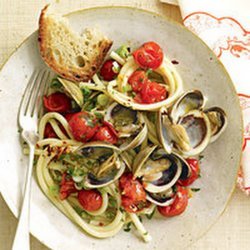 Spaghetti With Clam Sauce and Grape Tomatoes