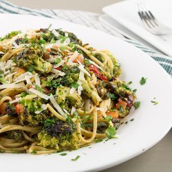 Pasta With Broccoli and Peppers