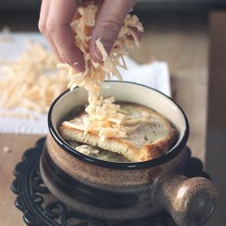 Cheese-Topped Onion Soup