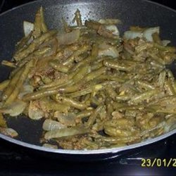 Green Beans Sautéed With Onions and Bread Crumbs