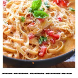 Fettuccine With Roasted Red Pepper Sauce