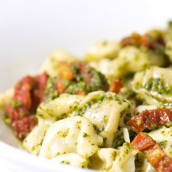 Cheese Tortellini with Sun-Dried Tomatoes