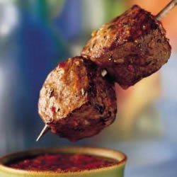 Beef Kabobs With Roasted Red Pepper Sauce