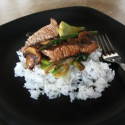 Stir-Fried Beef With Mushrooms and Asparagus