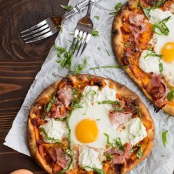 Ham and Egg Pizza