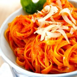 Pasta with Creamy Red Pepper Sauce