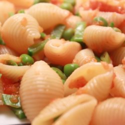 Summer Pea and Roasted Red Pepper Pasta Salad