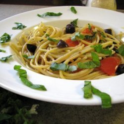 Spaghetti Alla Puttanesca (Spaghetti With Hot Sauce)