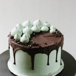 Mint-Chocolate Crunch Cake