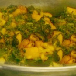 Aloo Palak(Indian Potato and Spinach Curry)